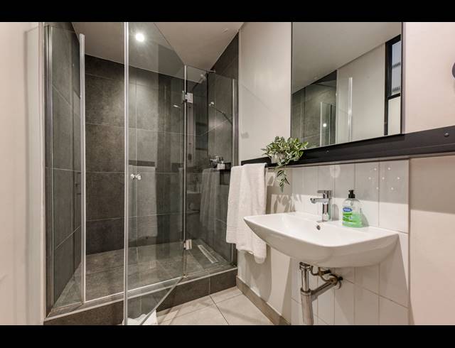 1 BEDROOM APARTMENT FOR SALE IN SANDTON CENTRAL